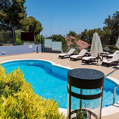 Two-bedroom In Apartament Prižba