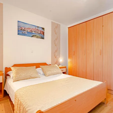 Two-bedroom In Lägenhet Prizba