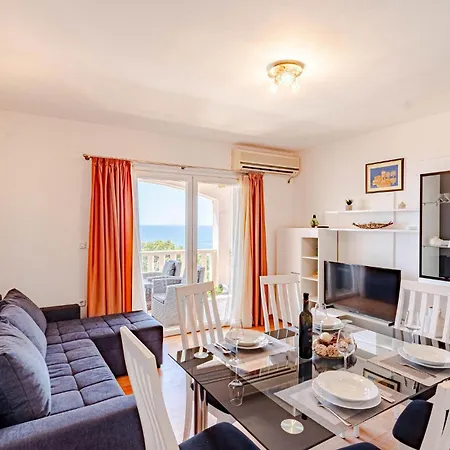 Two-bedroom In Апартаменты Прижба